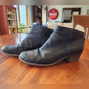 Ladies Black Leather Lucky Brand Ankle Boots 11 41